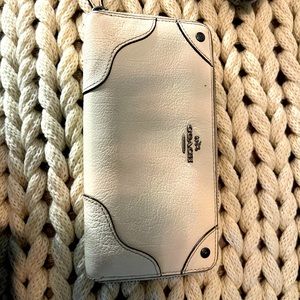 Coach offwhite wallet!